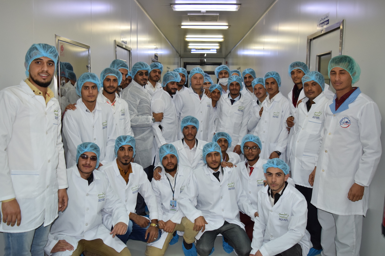 دفعة(Epinephrine group) بقسم الصيدلة في زيارة علمية للشركة العالمية لصناعة الأدوية.