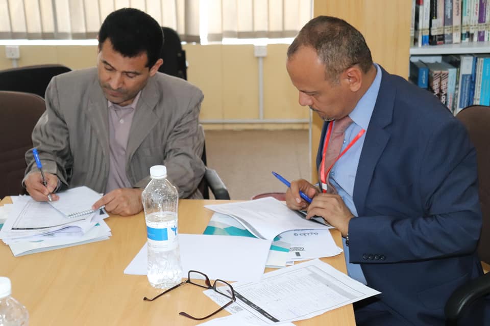 اختتام ورشة (تحليل وضع الجامعة وفقاً للرؤية الوطنية لبناء الدولة اليمنية الحديثة).