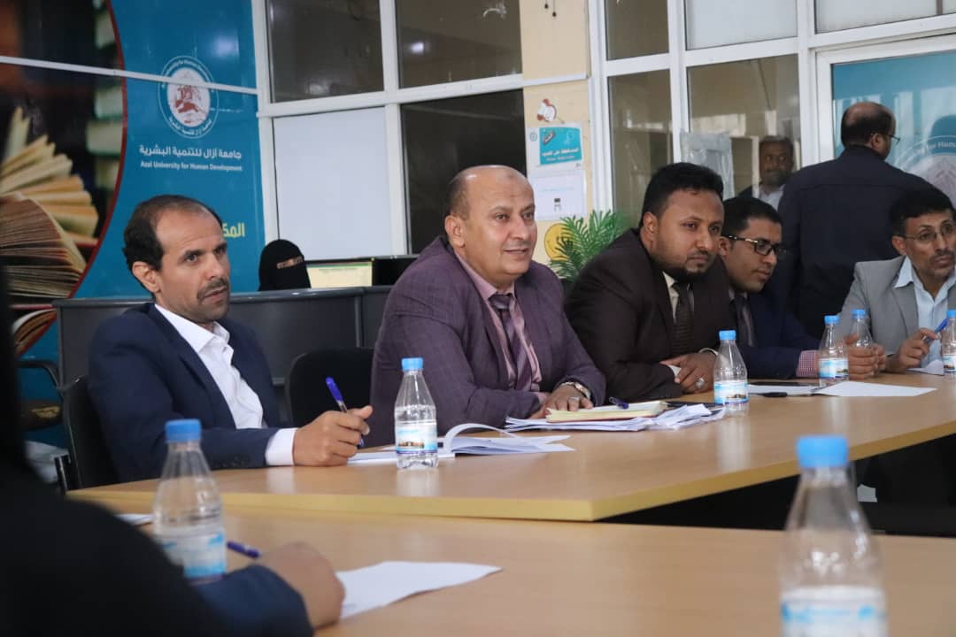 رئاسة الجامعة تعقد ورشة عمل لتجويد العملية الأكاديمية والإدارية بالجامعة وفق معايير الجودة.