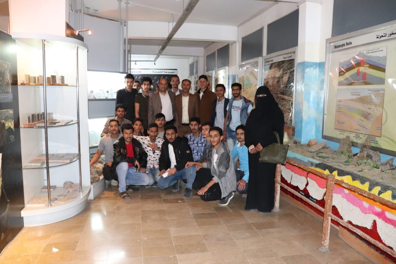 طلبة الهندسة المدنية في زيارة علمية لهيئة المساحة الجيولوجية والثروات المعدنية والمتحف الجيولوجي.