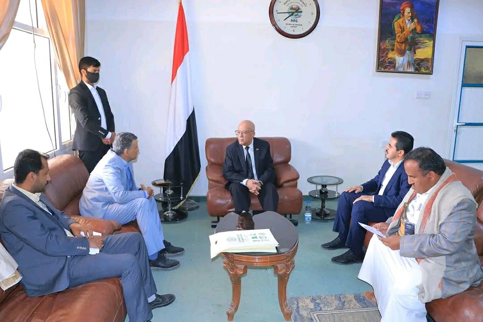 رئيس مجلس الوزراء يلتقي اللجنة الإشرافية للمؤتمر العلمي الأول للجامعات اليمنية " ط.. وفان الأق.. صى"