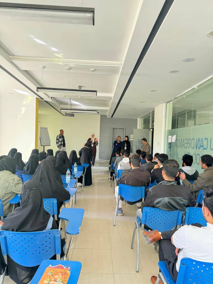 "طلاب برنامجي إدارة الأعمال الدولية ونظم المعلومات الإدارية المستوى الثاني ينفذون زيارة  ميدانية إلى مؤسسة ريادة التابعة لبنك الأمل للتمويل الأصغر، وإلى وكالة تنمية المشاريع الصغيرة والأصغر التابعة للصندوق الاجتماعي للتنميةSMEPS "