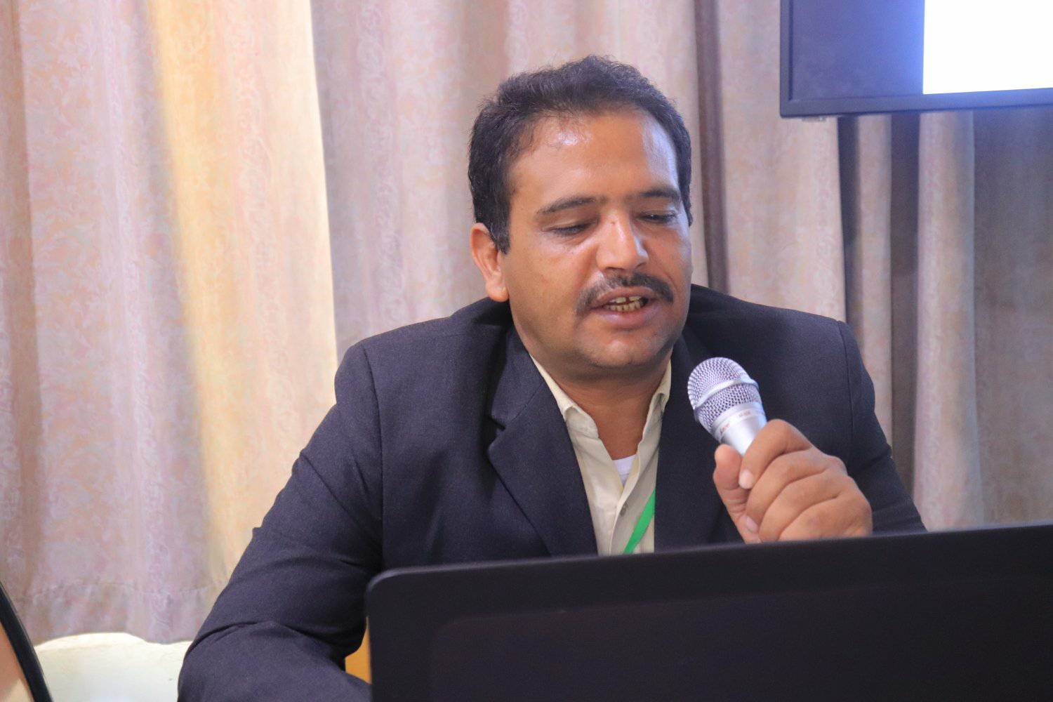 الدكتور مسعد راقع نائب رئيس الجامعة يستعرض الآثار  والتداعيات الكارثية لاستهداف الاحتلال الإsرائيلي للقطاع الصحي في غzة