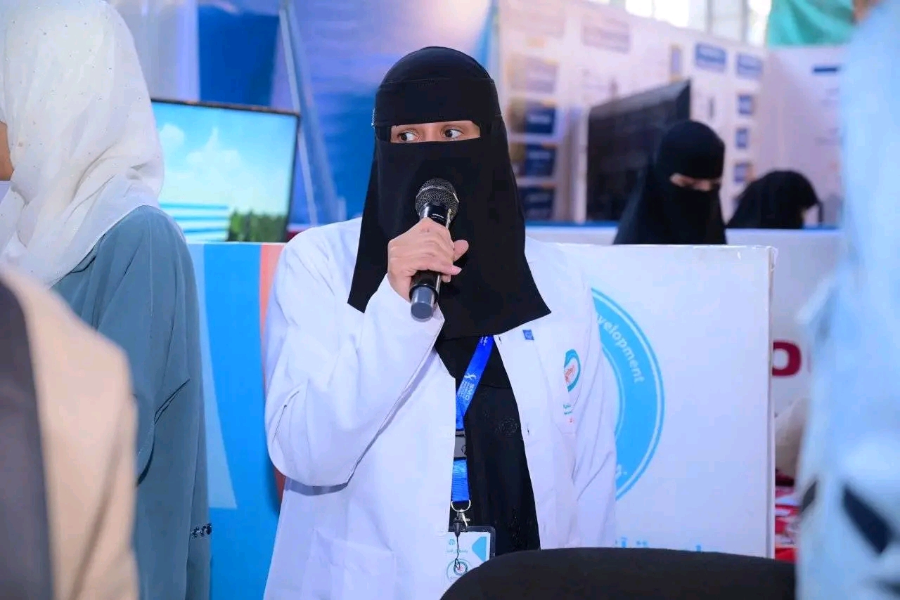 التكنولوجيا في خدمة التعليم: كيف تقود جامعة آزال التحول الرقمي في التعليم العالي باليمن؟